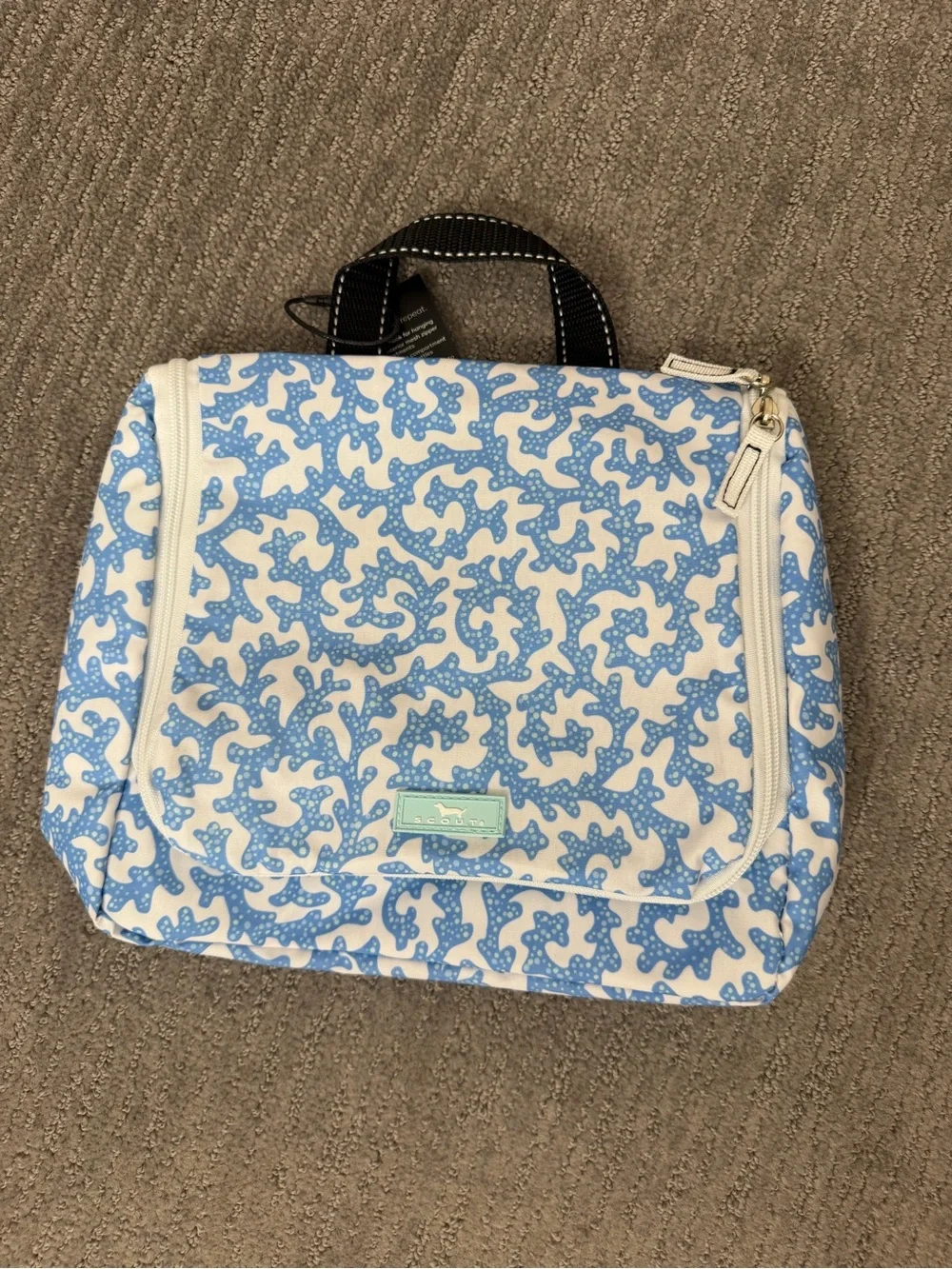 NWT Scout Bags Beauty Gordito Hanging Toiletry Bag